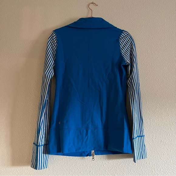 Lululemon Daily Yoga Jacket Size 6 - Picture 9 of 9